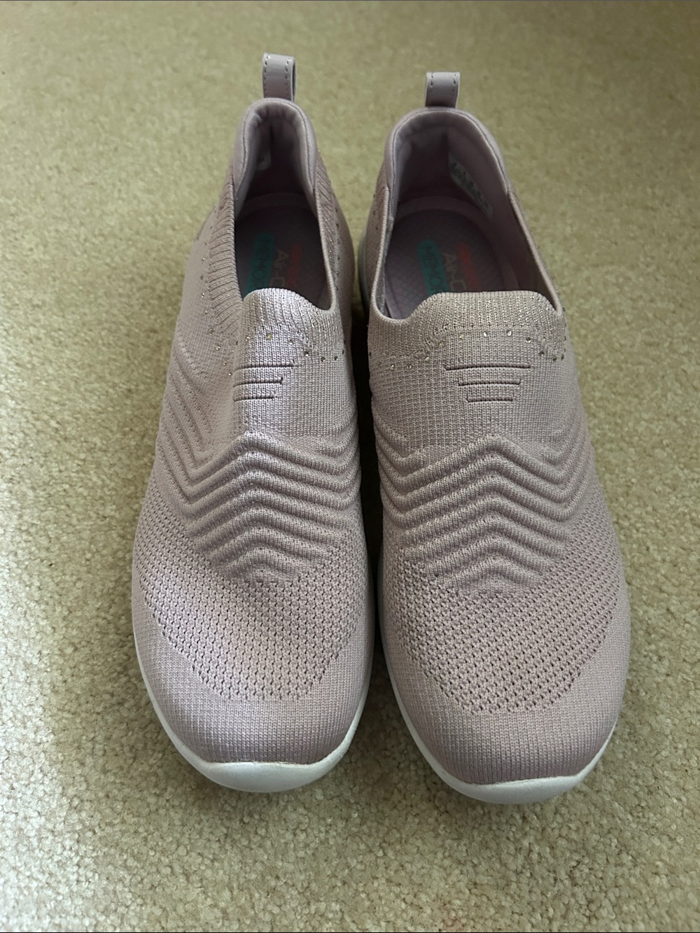 Slip-On Skechers Sneakers in Blush Pink